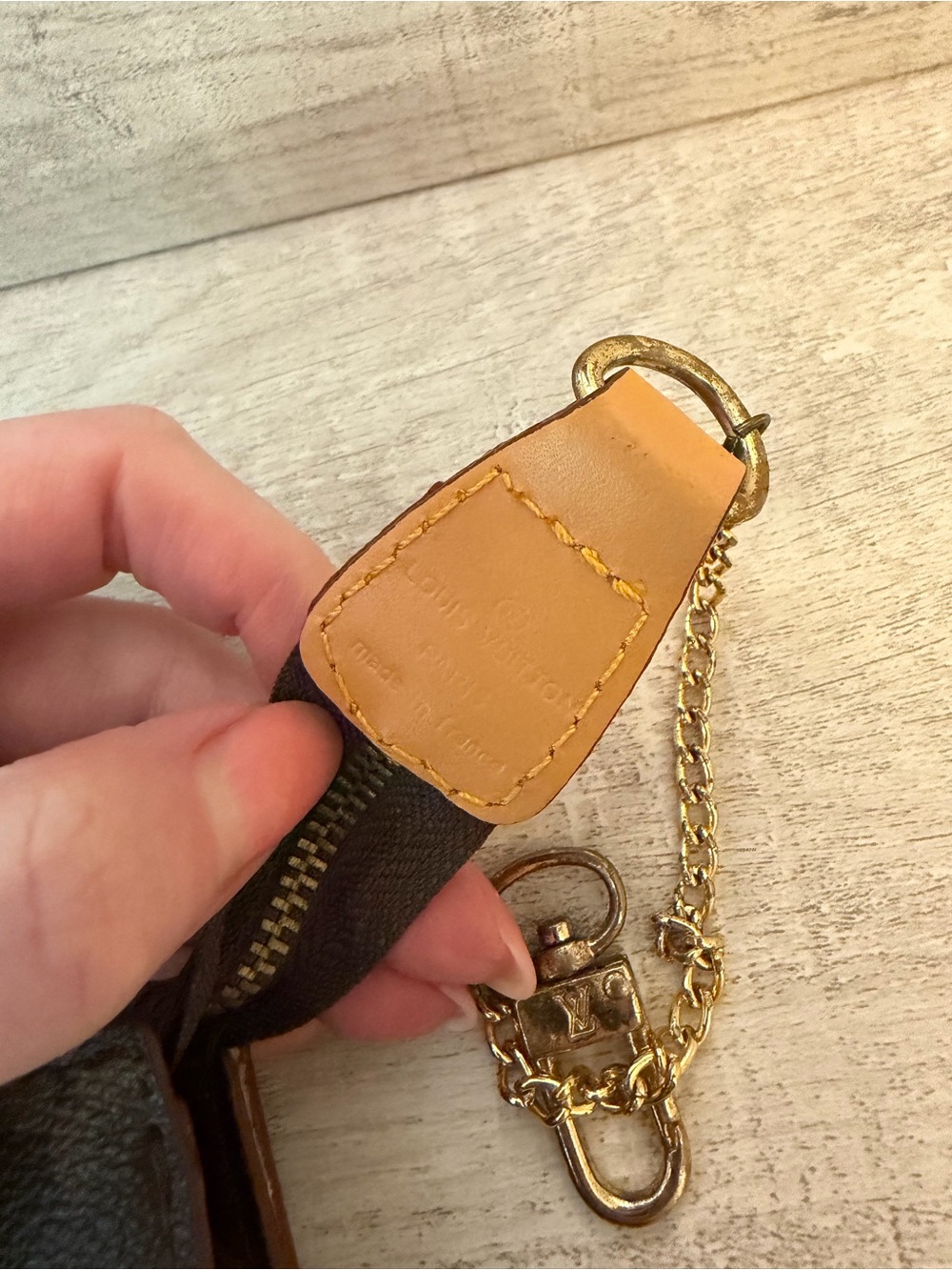 Louis Vuitton Mini Pochette - Picture 13 of 15